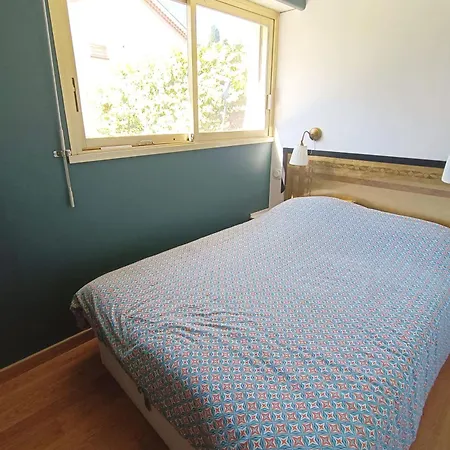 Apartment Refurbished With Terrace And Garden