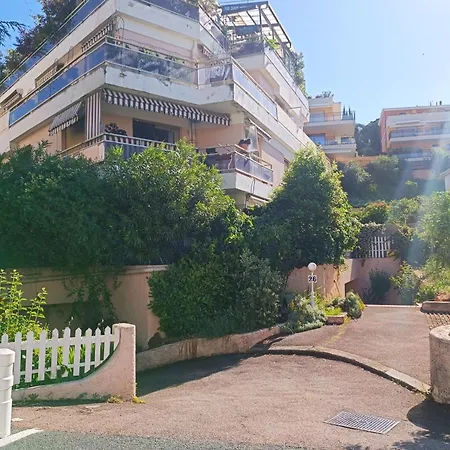 Refurbished With Terrace And Garden Lejlighed