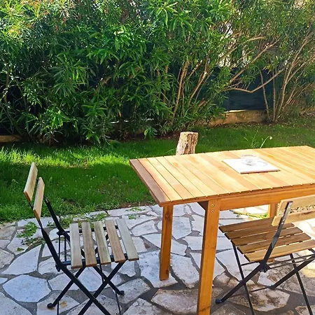 Refurbished With Terrace And Garden Lejlighed *