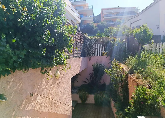 Refurbished With Terrace And Garden * Nice
