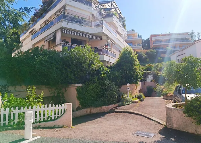 Refurbished With Terrace And Garden Apartment