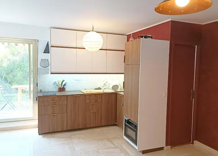 Apartmán Refurbished With Terrace And Garden