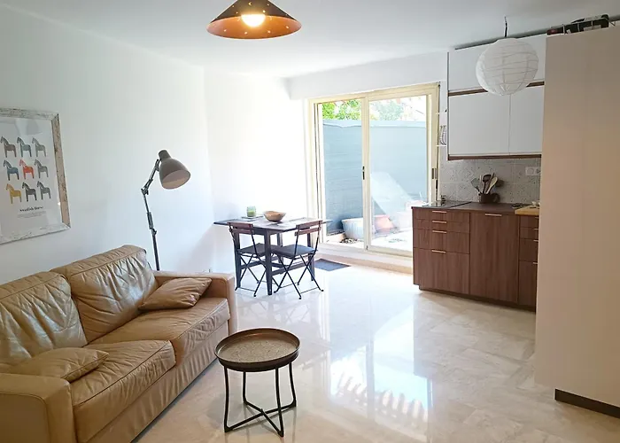 Refurbished With Terrace And Garden