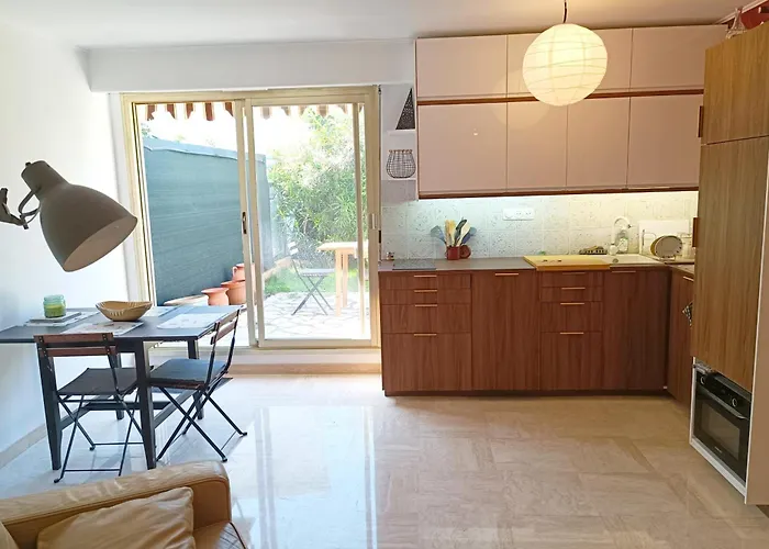 Refurbished With Terrace And Garden